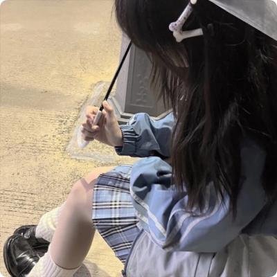 搭秋千的人